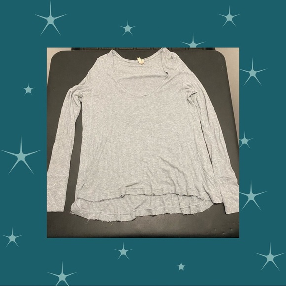 FREE PEOPLE WE THE FREE Long Sleeve Raw Hem Loose Fit Gray
Henley - Picture 1 of 6